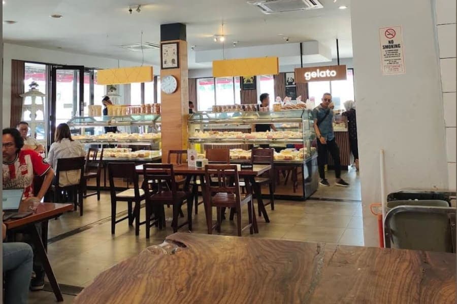 Interior dan suasana di MamMee Bakery & Kopihaus Palembang